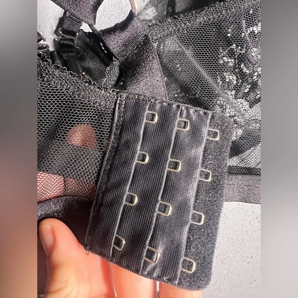 Lonely Lulu Underwire Bra Black. Size 38 D